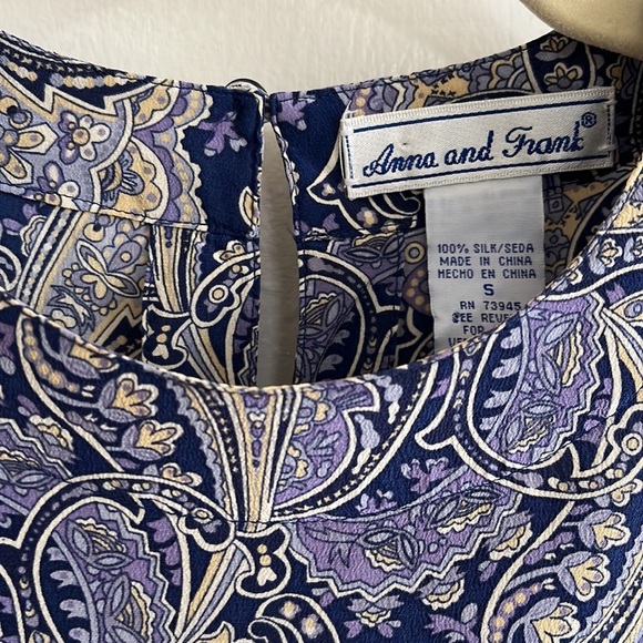 Vintage 100% Silk Paisley Blouse Blue & Pale Yellow Short Sleeved Shirt Top Tee - Picture 4 of 10